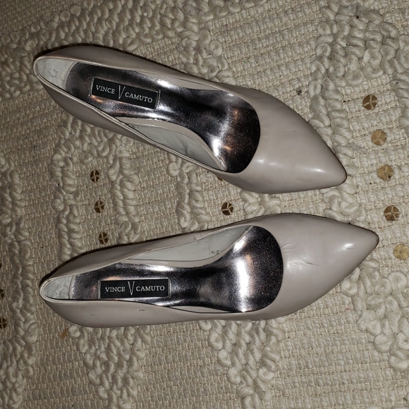 Vince Camuto Gray leather heels shoes size 8.5 - Picture 3 of 12